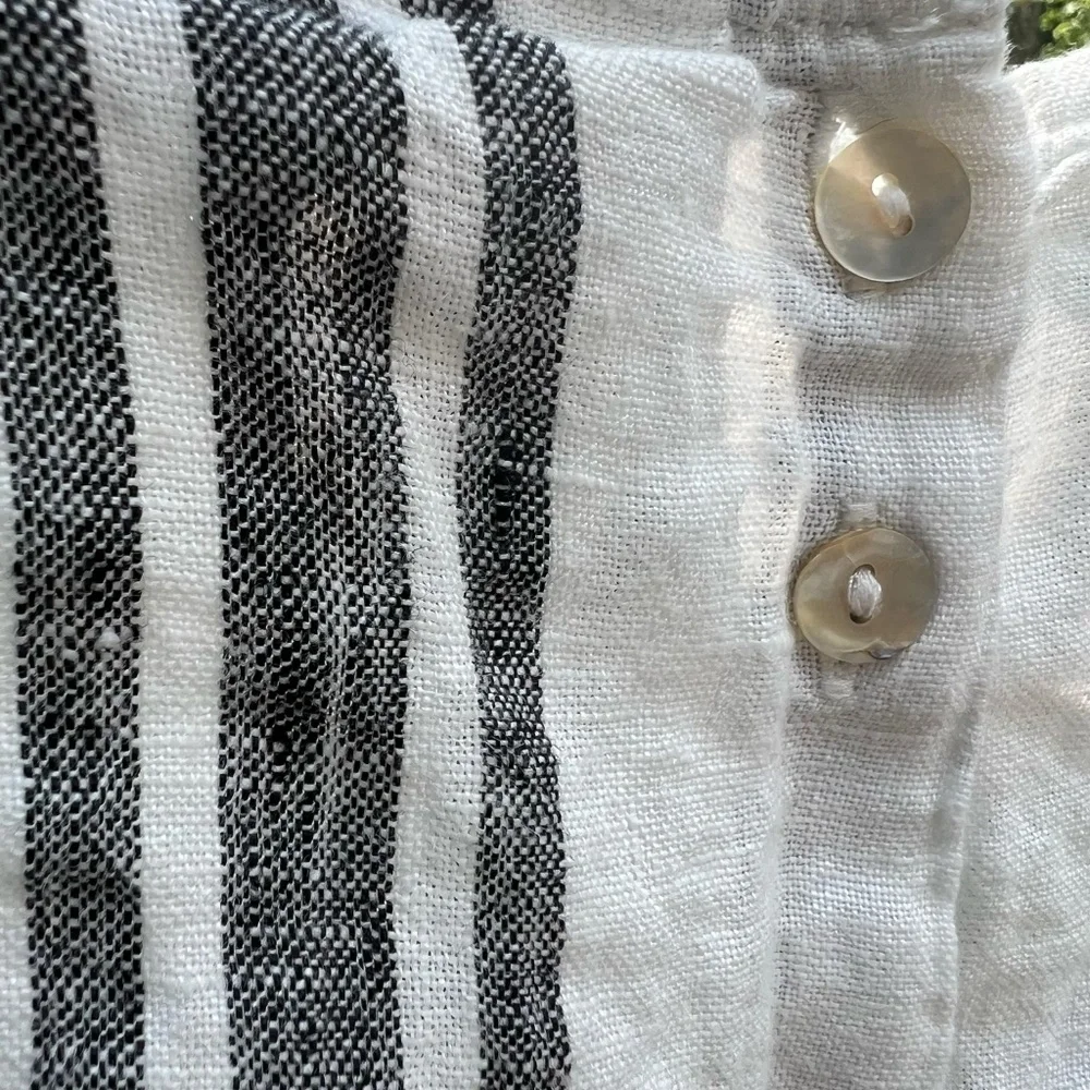 C&C California Sleeveless Linen Blouse - Picture 6 of 10